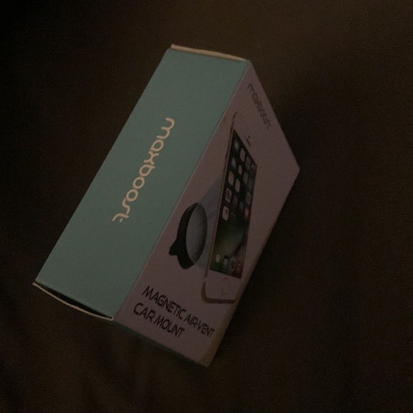 Maxboost Air-vent Car Mount - Picture 3 of 4
